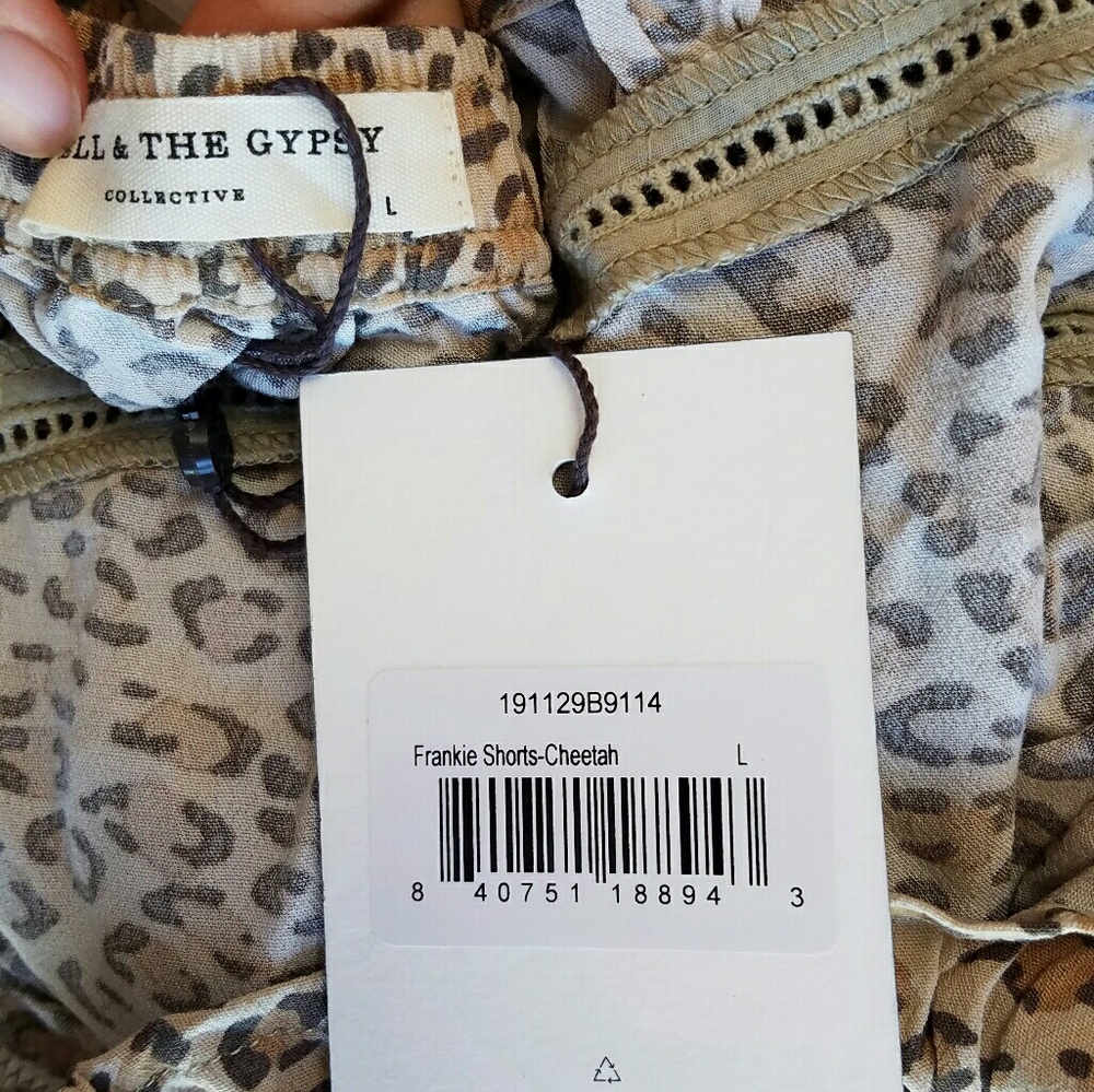 New spell designs Frankie shorts cheetah L leopard - Picture 8 of 8